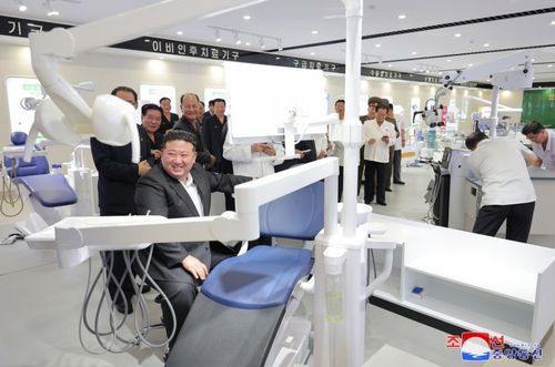 金正恩視察三家重要工廠企業(yè)，強(qiáng)調(diào)企業(yè)管理與戰(zhàn)略發(fā)展